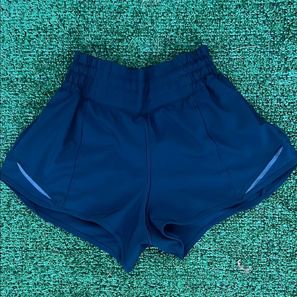 Lululemon Hottie Hot shorts high rise 2.5 in navy blue